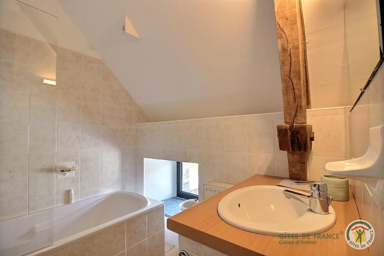 Holiday home Manoir De Botminy Lac De Guerledan Caurel