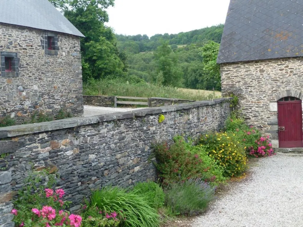 Holiday home Manoir De Botminy Lac De Guerledan Caurel  France