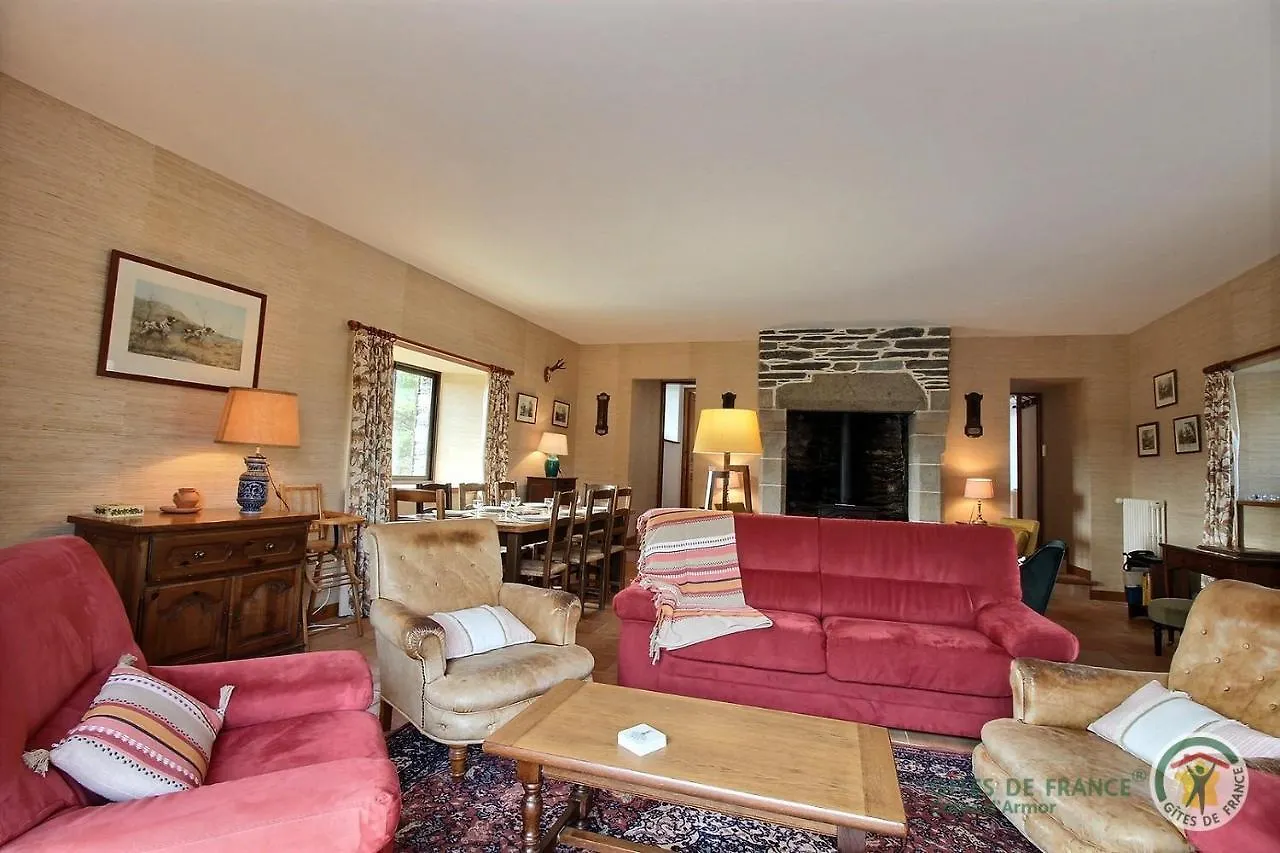 Holiday home Manoir De Botminy Lac De Guerledan Caurel  France
